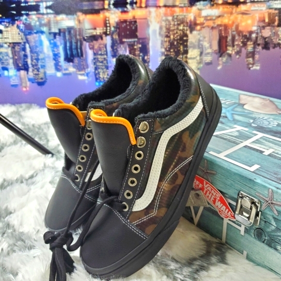 Vans Shoes - Vans old school MTE black camo (CL)